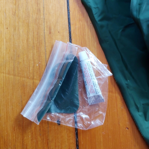 Green Inflatable Sleeping Pad - Picture 3 of 5